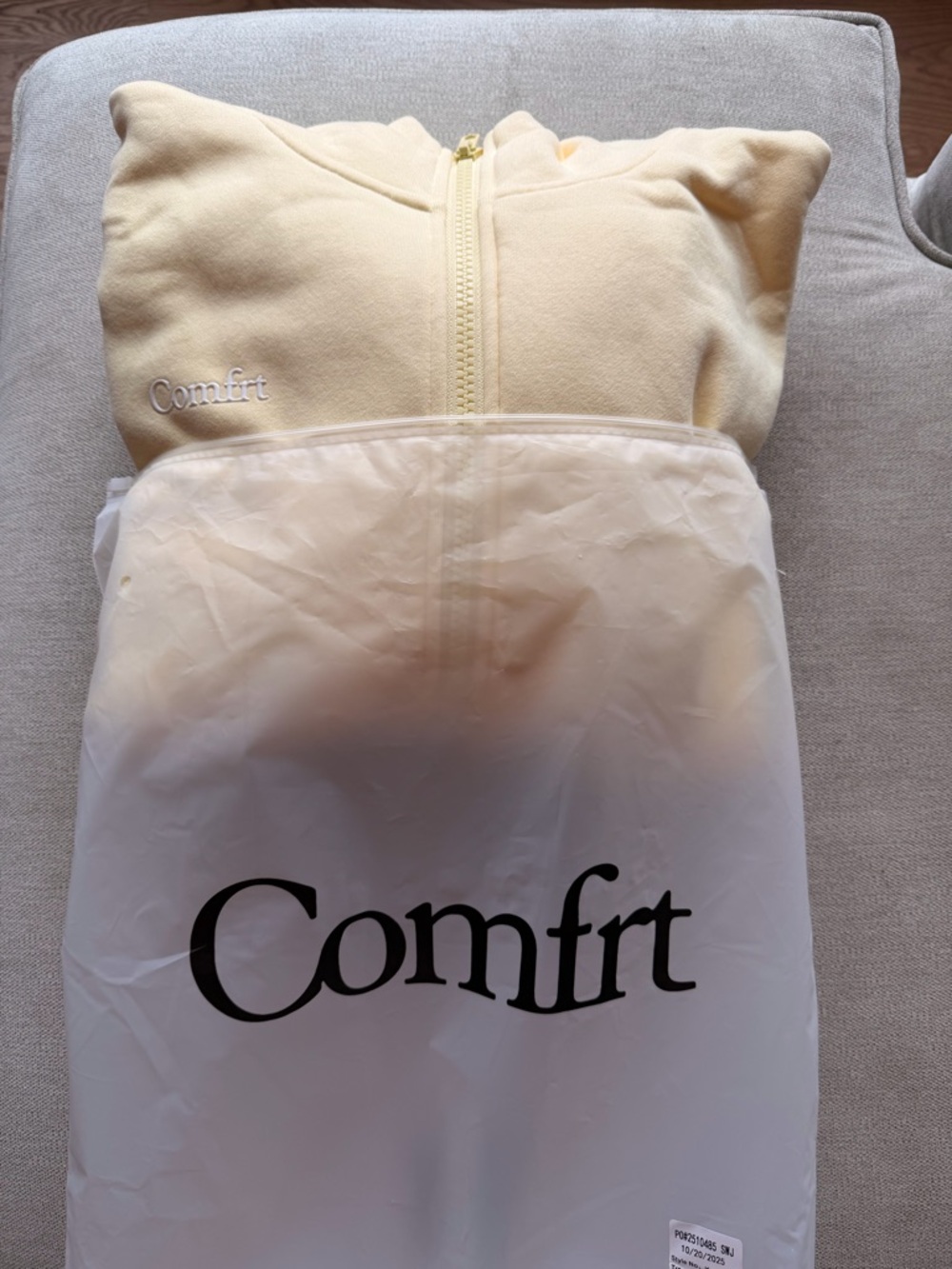 SOLD - NWT Comfrt Cloud Zip in Buttercream size XS - Picture 2 of 3